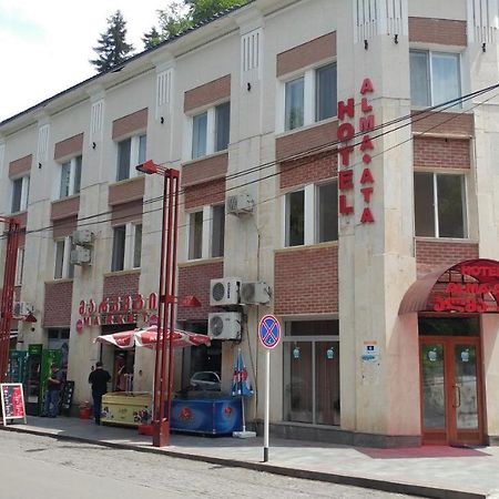 Alma-Ata Hotel Bordżomi Zewnętrze zdjęcie